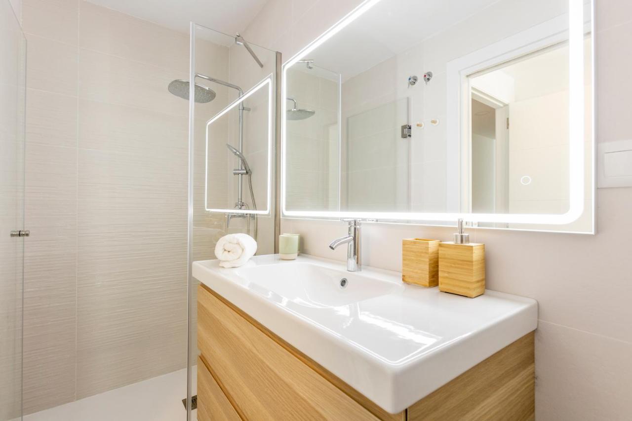 Fabuloso Apartamento Nuevo Con Parking Y Piscina Málaga Eksteriør bilde